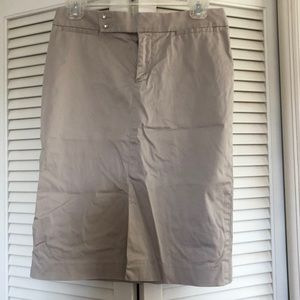 Gap Size 4 khaki skirt used